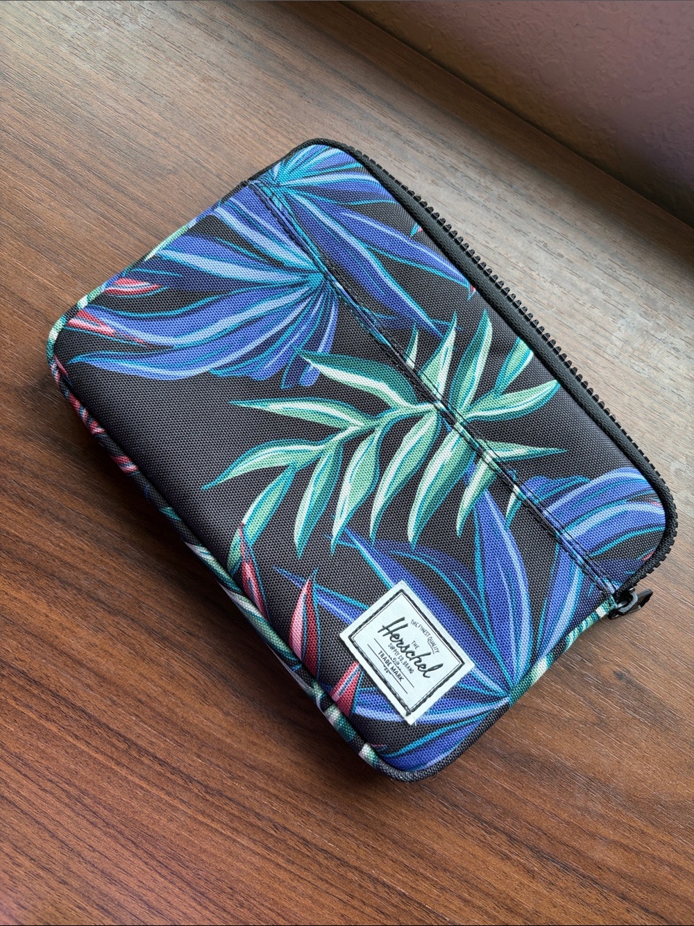 Herschel mini ipad sleeve